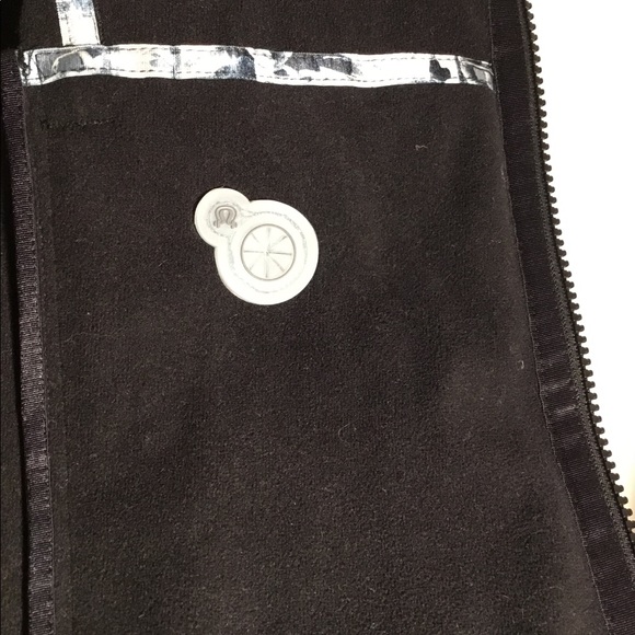 Rare lululemon jacket - Picture 5 of 7